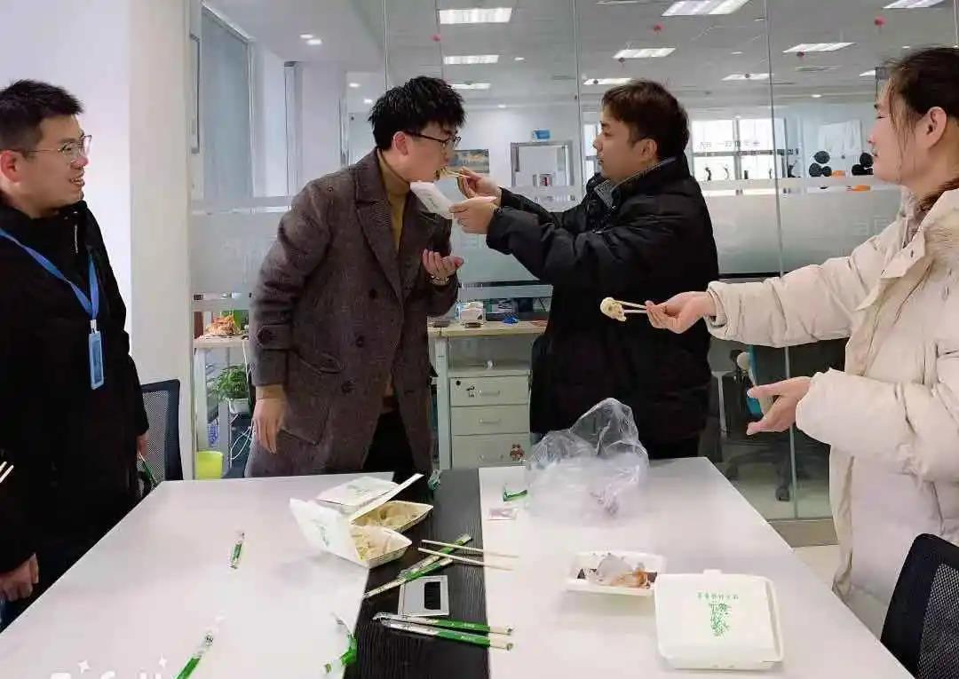 今天是冬至，來首佳吃餃子呀~